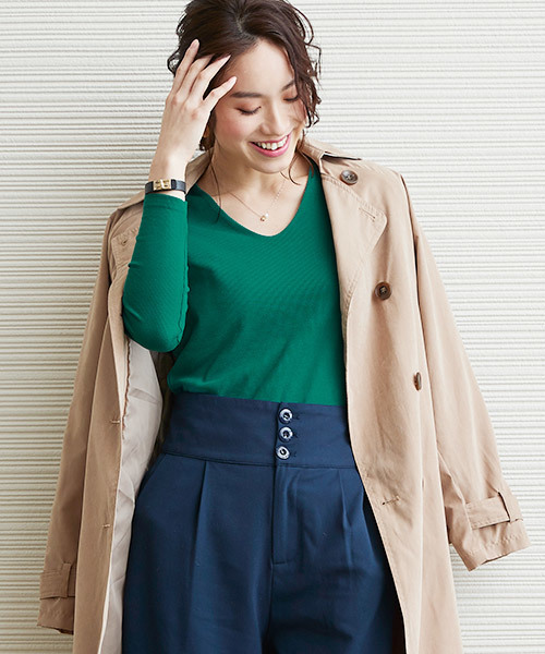 Pierrot（ピエロ）の「1枚でも透けにくい前身頃2枚仕立て Vネックテレコリブカットソー（Tシャツ/カットソー・レディース・オフホワイト/杢グレー/ブラック/カーキ/ネイビー/ブラック×ホワイト/ブラウン系その他/ブルー/マスタード/ホワイト×ブラック/グリーン/レッド/イエロー/パープル系その他/グリーン系その他/ライトブルー/イエロー系その他/ブルー系その他2/ブラウン系その他2/アイボリー/ブルー系その他/ライトベージュ/オレンジ系その他/グリーン系その他2/ライトグレー/ブラウン・M/L）」の14枚目の写真