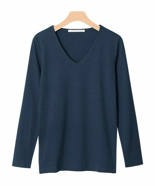 Pierrot（ピエロ）の「1枚でも透けにくい前身頃2枚仕立て Vネックテレコリブカットソー（Tシャツ/カットソー・レディース・オフホワイト/杢グレー/ブラック/カーキ/ネイビー/ブラック×ホワイト/ブラウン系その他/ブルー/マスタード/ホワイト×ブラック/グリーン/レッド/イエロー/パープル系その他/グリーン系その他/ライトブルー/イエロー系その他/ブルー系その他2/ブラウン系その他2/アイボリー/ブルー系その他/ライトベージュ/オレンジ系その他/グリーン系その他2/ライトグレー/ブラウン・M/L）」の17枚目の写真