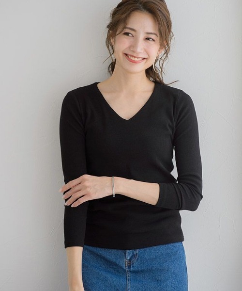 Pierrot（ピエロ）の「1枚でも透けにくい前身頃2枚仕立て Vネックテレコリブカットソー（Tシャツ/カットソー・レディース・オフホワイト/杢グレー/ブラック/カーキ/ネイビー/ブラック×ホワイト/ブラウン系その他/ブルー/マスタード/ホワイト×ブラック/グリーン/レッド/イエロー/パープル系その他/グリーン系その他/ライトブルー/イエロー系その他/ブルー系その他2/ブラウン系その他2/アイボリー/ブルー系その他/ライトベージュ/オレンジ系その他/グリーン系その他2/ライトグレー/ブラウン・M/L）」の5枚目の写真