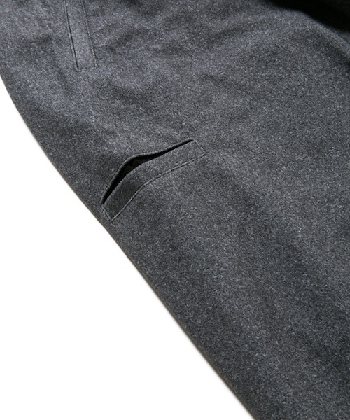 rehacer(レアセル)の「Waterproof Tuck Pants Made in Japan(スラックス・メンズ・グレー/ブラック・SMALL/MEDIUM/LARGE)」の10枚目の写真