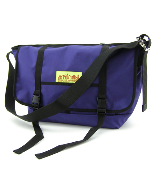 Manhattan Portage（マンハッタンポーテージ）の「Bike Messenger L（メッセンジャーバッグ・メンズ・ブラック/ネイビー/パープル/レッド/グレー/グリーン系カモフラージュ・LARGE）」の4枚目の写真