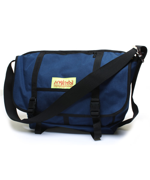 Manhattan Portage（マンハッタンポーテージ）の「Bike Messenger L（メッセンジャーバッグ・メンズ・ブラック/ネイビー/パープル/レッド/グレー/グリーン系カモフラージュ・LARGE）」の3枚目の写真