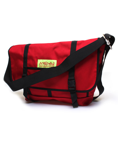 Manhattan Portage（マンハッタンポーテージ）の「Bike Messenger L（メッセンジャーバッグ・メンズ・ブラック/ネイビー/パープル/レッド/グレー/グリーン系カモフラージュ・LARGE）」の5枚目の写真