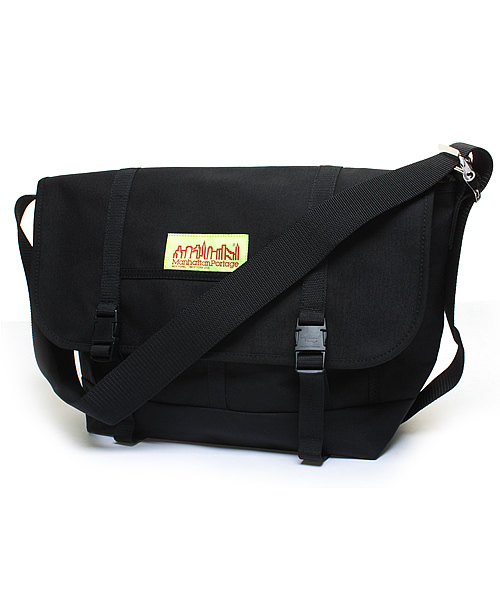 Manhattan Portage（マンハッタンポーテージ）の「Bike Messenger L（メッセンジャーバッグ・メンズ・ブラック/ネイビー/パープル/レッド/グレー/グリーン系カモフラージュ・LARGE）」の7枚目の写真