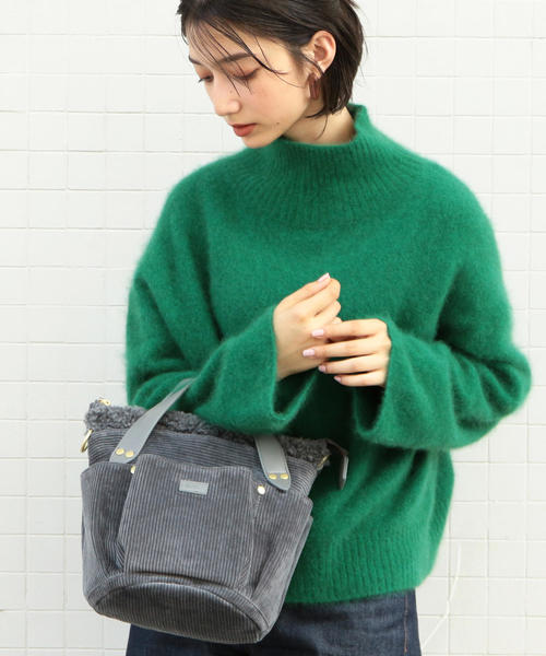 folna(フォルナ)の「【WEB限定】【別注】<Folna>∴コーデュロイ×ボアポケットショルダーバッグ -2WAY-(ショルダーバッグ・レディース・ブラック/グレー/ベージュ・FREE)」の2枚目の写真