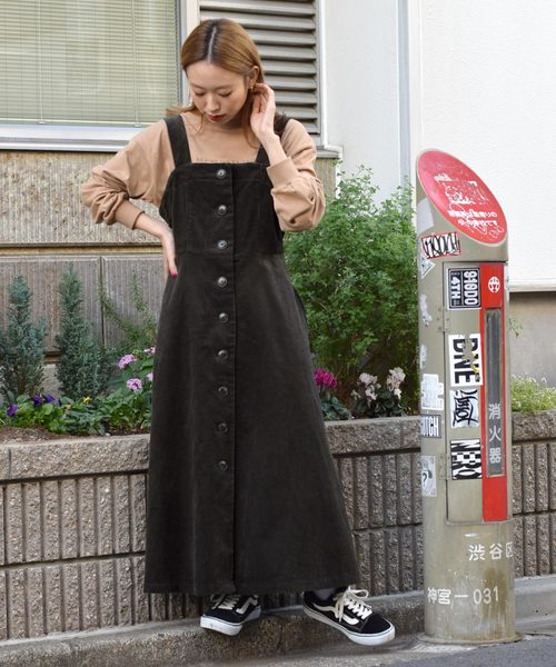 w closet（ダブルクローゼット）の「ボタン開きコーデュロイフレア