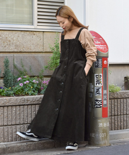 w closet（ダブルクローゼット）の「ボタン開きコーデュロイフレア