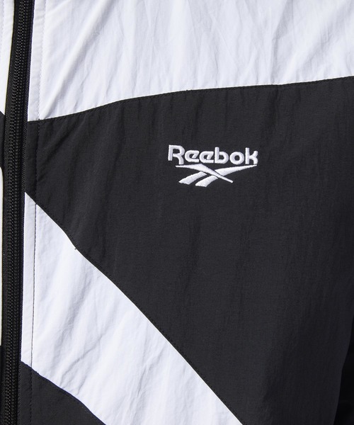 Reebok（リーボック）の「クラシックス ベクター トラックジャケット / Classics Vector Track Jacket（ナイロンジャケット・メンズ・グリーン/エメラルド/イエロー×ブラック/ブラック×ホワイト/ネイビー×ホワイト/ネイビー/ホワイト・SMALL/MEDIUM/LARGE/X-LARGE/XX-LARGE/XXX-LARGE/X-SMALL）」の16枚目の写真