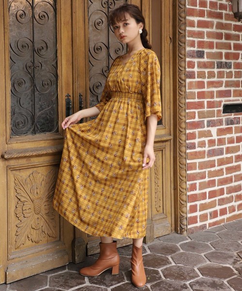 one after another NICE CLAUP（ワンアフターアナザーナイスクラップ）の「【ZOZO限定】カシュクールフレアロングワンピース（ワンピース・レディース・ブラック系その他/グリーン系その他/イエロー系その他/ピンク系その他・FREE）」の7枚目の写真