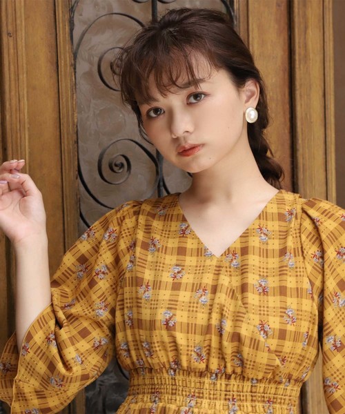 one after another NICE CLAUP（ワンアフターアナザーナイスクラップ）の「【ZOZO限定】カシュクールフレアロングワンピース（ワンピース・レディース・ブラック系その他/グリーン系その他/イエロー系その他/ピンク系その他・FREE）」の5枚目の写真