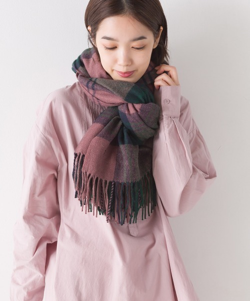 OMNES（オムネス）の「ウール混大判チェックフリンジストール（ストール/ショール・レディース・ホワイト系その他/ブラック系その他/グレー系その他/ブラウン系その他/グリーン系その他/ブルー系その他/パープル系その他/レッド系その他/ブラック系その他2/グレー系その他2/グレー系その他3/ブラウン系その他2/ブラウン系その他3/ブルー系その他2/レッド系その他2・FREE）」の13枚目の写真