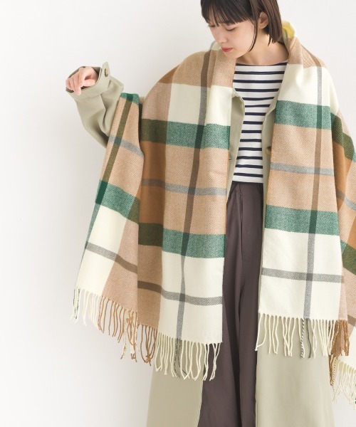 OMNES（オムネス）の「ウール混大判チェックフリンジストール（ストール/ショール・レディース・ホワイト系その他/ブラック系その他/グレー系その他/ブラウン系その他/グリーン系その他/ブルー系その他/パープル系その他/レッド系その他/ブラック系その他2/グレー系その他2/グレー系その他3/ブラウン系その他2/ブラウン系その他3/ブルー系その他2/レッド系その他2・FREE）」の8枚目の写真