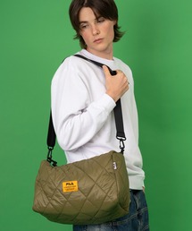 FILA フィラ ブランド ロゴ 大容量 パデット キルティング ショルダーベルト パラコードハンドル 2WAY ドラム ショルダーバッグ 約25L