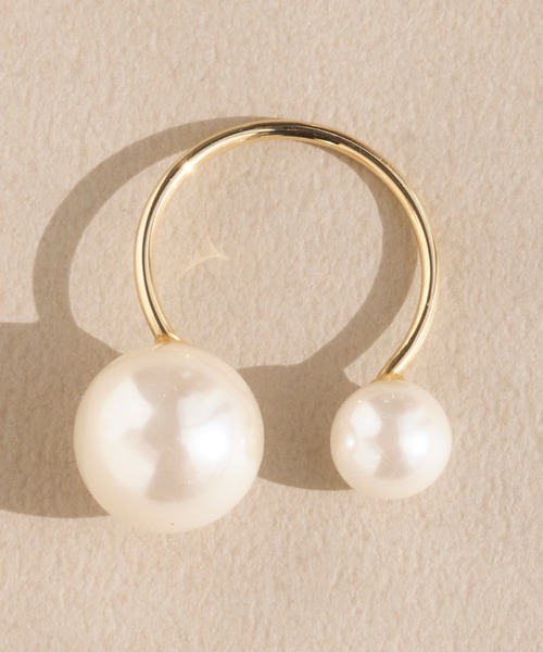 Phoebe（フィービィー）の「【シリーズ累計販売　10,000点突破！】【サイズ調整可能】Eye catchingパールリング（リング・レディース・ホワイト/ゴールド・FREE）」の7枚目の写真