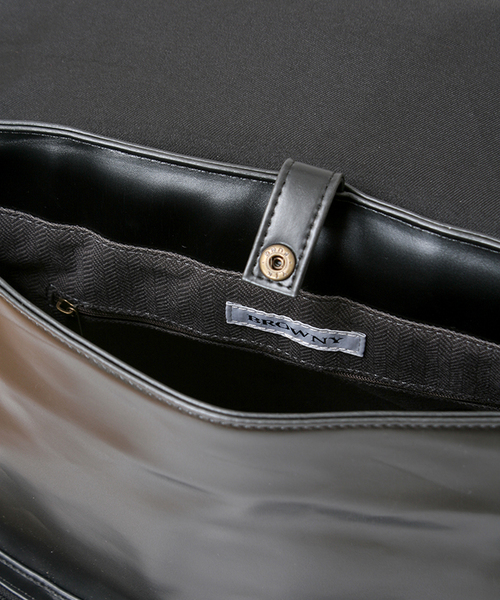 WEGO（ウィゴー）の「WEGO/レザータッチリュック（バックパック/リュック・メンズ・ホワイト/ブラック・FREE）」の6枚目の写真