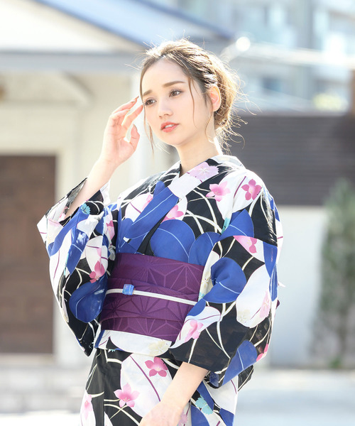 bonheur saisons（ボヌールセゾン）の「選べるレディース浴衣2点セット （浴衣＋帯）「bonheur saisons/ボヌールセゾン」（浴衣・レディース・ネイビー/ブラック系その他/ブラック系その他2/ブラック系その他3/ブラック系その他4/ブラック系その他5/ブラック系その他6/ブラック系その他7・FREE）」の4枚目の写真