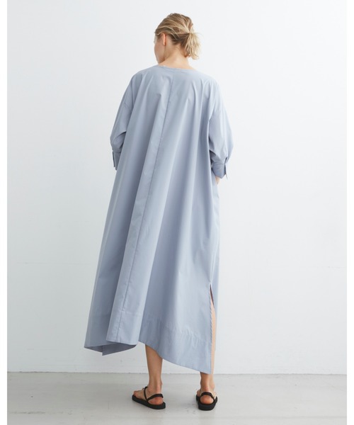 Traditional Weatherwear(トラディショナルウェザーウェア)の「CAFTAN LONG SLEEVE ONE-PIECE(シャツワンピース・レディース・オフホワイト/ブルー・S)」の6枚目の写真