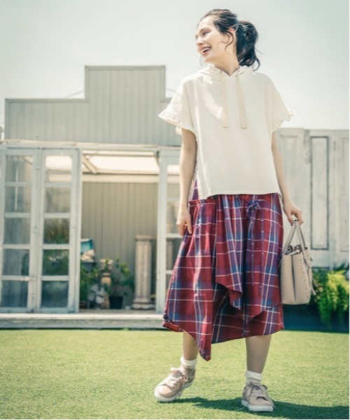 axes femme ピンク チェック スカート axes femme（アクシーズファム）の「シアーチェック花柄スカート