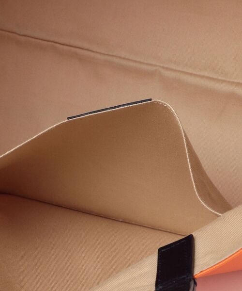 SHIPS(シップス)の「CAHU:Mini Pratique(トートバッグ・レディース・ブラック/オレンジ/ダークグレー/クリアレッド・ONE SIZE)」の11枚目の写真