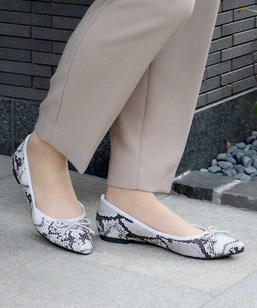 LibertyDoll（リバティードール）の「Liberty doll / ポインテッドトゥ フラットバレエパンプス(5420)（バレエシューズ・レディース・ブラック/パイソン/シルバー/レッド/ホワイト/ベージュ/ゴールド/ゴールド系その他/ブラック系その他/シルバー系その他・3L/S/M/L/LL/SS）」の10枚目の写真