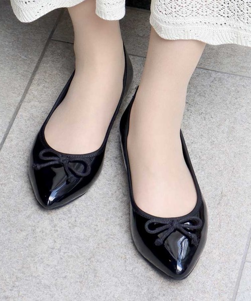 LibertyDoll（リバティードール）の「Liberty doll / ポインテッドトゥ フラットバレエパンプス(5420)（バレエシューズ・レディース・ブラック/パイソン/シルバー/レッド/ホワイト/ベージュ/ゴールド/ゴールド系その他/ブラック系その他/シルバー系その他・3L/S/M/L/LL/SS）」の2枚目の写真