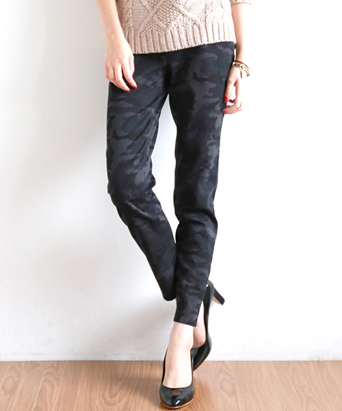 BEAMS LIGHTS Women's（ビームスライツ ウィメンズ）の「BEAMS LIGHTS / バイオカモフラパンツ（その他パンツ・レディース・チャコールグレー/カーキ・40/36/38）」の2枚目の写真