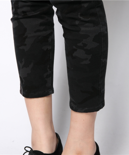 BEAMS LIGHTS Women's（ビームスライツ ウィメンズ）の「BEAMS LIGHTS / バイオカモフラパンツ（その他パンツ・レディース・チャコールグレー/カーキ・40/36/38）」の10枚目の写真