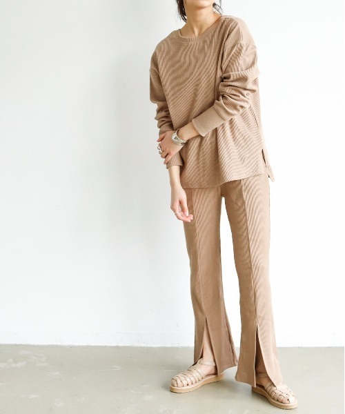 Auntie Rosa Holiday（アンティローザホリデー）の「フロントスリットリブパンツ【セットアップ対応】（その他パンツ・レディース・ナチュラル/グレー/ブラック/モカ/グリーン・FREE/MEDIUM）」の3枚目の写真