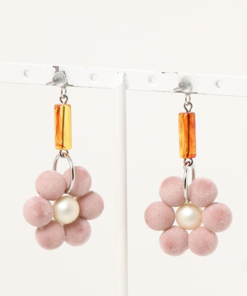 tone(トーン)の「【-lensa-】ポン・デ・リングなピアス 桜ver.(MA)(ピアス(両耳用)・レディース・ピンク・FREE)」の4枚目の写真