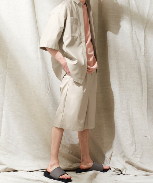 EMMA CLOTHES（エマクローズ）の「シンセティックレザー ワイド2タックショーツ EMMA CLOTHES（その他パンツ・メンズ・ブラック/グレイッシュベージュ・M/L）」の11枚目の写真