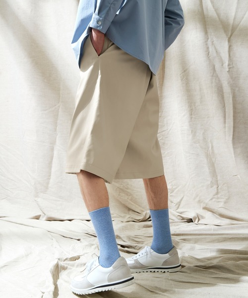 EMMA CLOTHES（エマクローズ）の「シンセティックレザー ワイド2タックショーツ EMMA CLOTHES（その他パンツ・メンズ・ブラック/グレイッシュベージュ・M/L）」の12枚目の写真