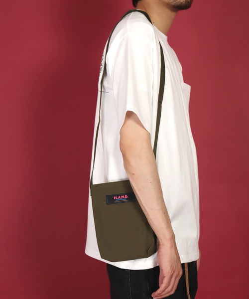 H.A.N.D.（エイチエーエヌディー）の「[H.A.N.D. / エイチエーエヌディー]　US TENT-CLOTH POUCH（ショルダーバッグ・メンズ・オリーブ・FREE）」の10枚目の写真