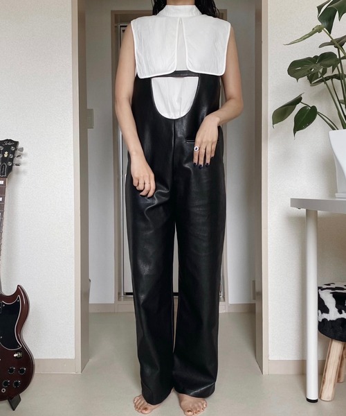 musubore(ムスボレ)の「2WAYレザーサロペット(サロペット/オーバーオール・レディース・ブラック・1/0)」の20枚目の写真