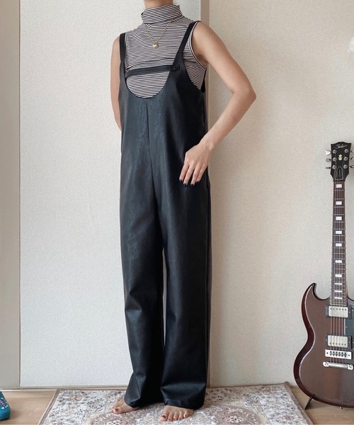 musubore(ムスボレ)の「2WAYレザーサロペット(サロペット/オーバーオール・レディース・ブラック・1/0)」の19枚目の写真