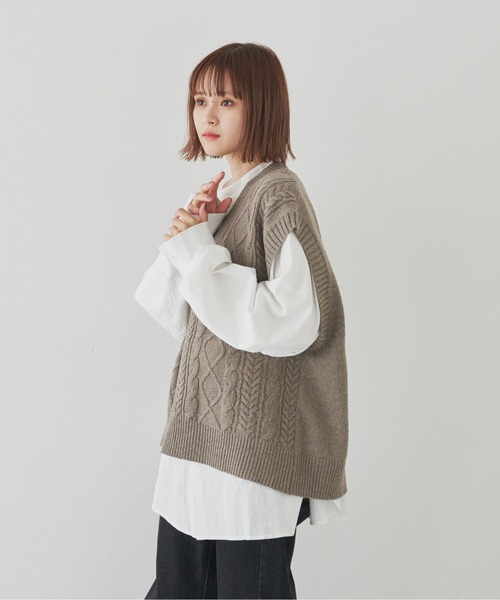 flaner（フラネ）の「ケーブルニットベスト（ベスト・レディース・ダークブラウン/カーキ/モカ・FREE）」の9枚目の写真