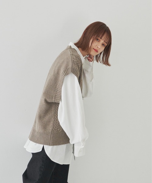 flaner（フラネ）の「ケーブルニットベスト（ベスト・レディース・ダークブラウン/カーキ/モカ・FREE）」の12枚目の写真