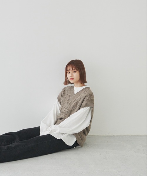 flaner（フラネ）の「ケーブルニットベスト（ベスト・レディース・ダークブラウン/カーキ/モカ・FREE）」の13枚目の写真