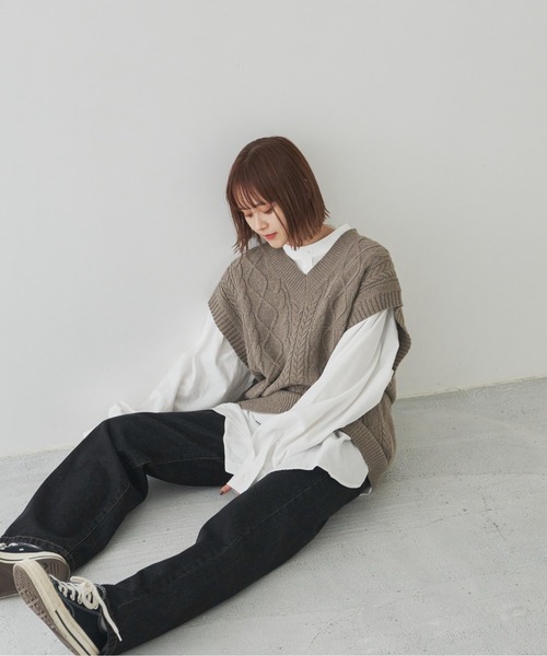 flaner（フラネ）の「ケーブルニットベスト（ベスト・レディース・ダークブラウン/カーキ/モカ・FREE）」の14枚目の写真