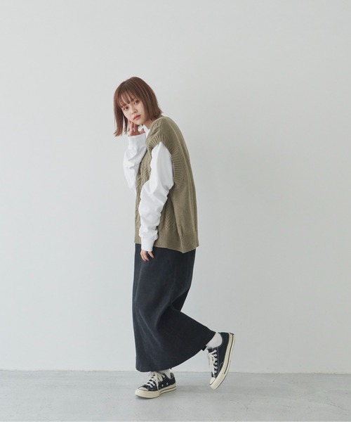 flaner（フラネ）の「ケーブルニットベスト（ベスト・レディース・ダークブラウン/カーキ/モカ・FREE）」の17枚目の写真