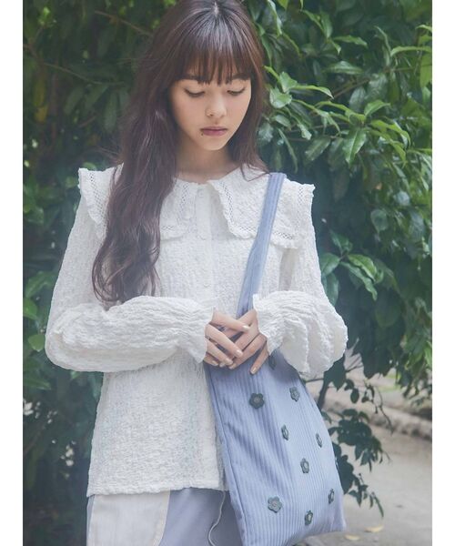 merry jenny(メリージェニー)の「おはな咲いたトートbag(トートバッグ・レディース・アイボリー/ブラック/ブルー・FREE)」の4枚目の写真