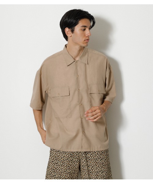 AZUL by moussy（アズールバイマウジー）の「REPREVE W POCKET BIG SHIRT/リプリーブWポケットビッグシャツ（シャツ/ブラウス・メンズ・ベージュ/ブラック・MEDIUM/LARGE）」の10枚目の写真