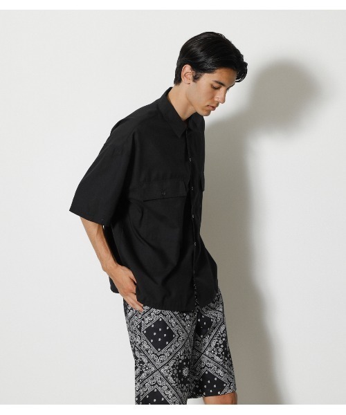 AZUL by moussy（アズールバイマウジー）の「REPREVE W POCKET BIG SHIRT/リプリーブWポケットビッグシャツ（シャツ/ブラウス・メンズ・ベージュ/ブラック・MEDIUM/LARGE）」の16枚目の写真