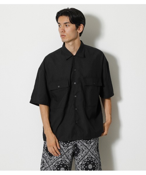 AZUL by moussy（アズールバイマウジー）の「REPREVE W POCKET BIG SHIRT/リプリーブWポケットビッグシャツ（シャツ/ブラウス・メンズ・ベージュ/ブラック・MEDIUM/LARGE）」の19枚目の写真
