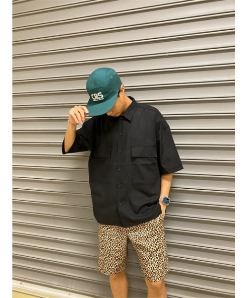 AZUL by moussy（アズールバイマウジー）の「REPREVE W POCKET BIG SHIRT/リプリーブWポケットビッグシャツ（シャツ/ブラウス・メンズ・ベージュ/ブラック・MEDIUM/LARGE）」の5枚目の写真