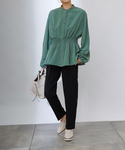 COLONY 2139（コロニートゥーワンスリーナイン）の「マットサテンウエストシャーリング長袖ブラウス（シャツ/ブラウス・レディース・オフホワイト/チャコールグレー/ベージュ/グリーン・SMALL/MEDIUM/LARGE）」の12枚目の写真