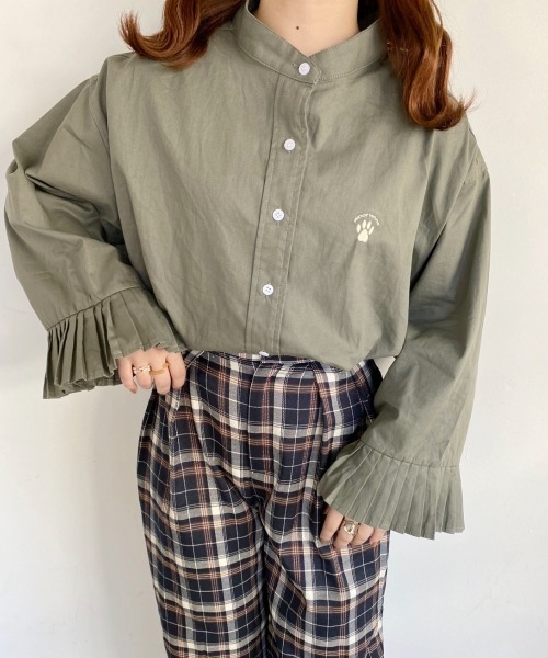 nemne store（ネンネストア）の「夢が広がるソデフリル刺繍シャツ（シャツ/ブラウス・レディース・ベージュ/パープル/オフホワイト/カーキ・フリー）」の4枚目の写真