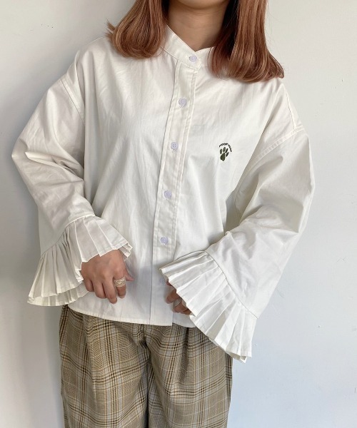 nemne store（ネンネストア）の「夢が広がるソデフリル刺繍シャツ（シャツ/ブラウス・レディース・ベージュ/パープル/オフホワイト/カーキ・フリー）」の5枚目の写真