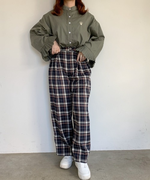 nemne store（ネンネストア）の「夢が広がるソデフリル刺繍シャツ（シャツ/ブラウス・レディース・ベージュ/パープル/オフホワイト/カーキ・フリー）」の7枚目の写真
