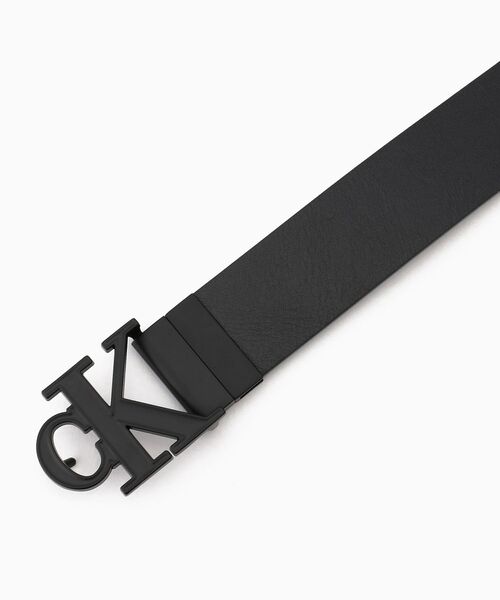 Calvin Klein Jeans Accessory(カルバン・クラインジーンズアクセサリー)の「モノグラムロゴ HW エナメル ベルト(ベルト・メンズ・ブラック/ブラック系・85/95/90/100)」の3枚目の写真