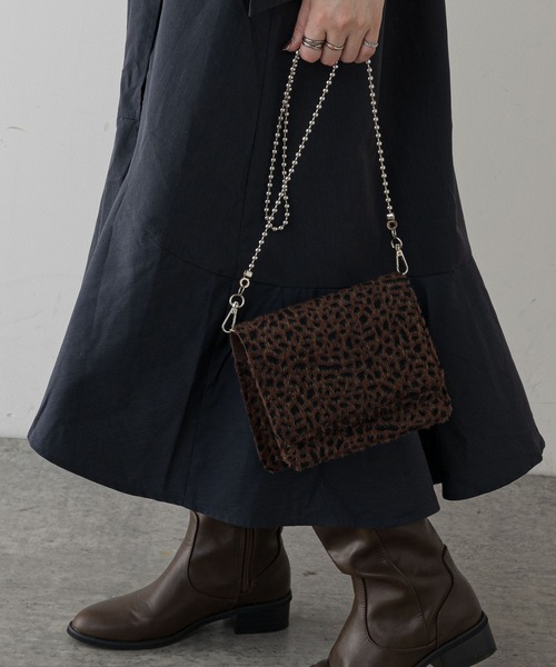 natural couture(ナチュラルクチュール)の「ボールチェーンミニショルダーバッグ(ショルダーバッグ・レディース・ブラウン/ピンク/その他1/その他2・FREE)」の19枚目の写真